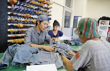 Processing of the material（jeans processing）